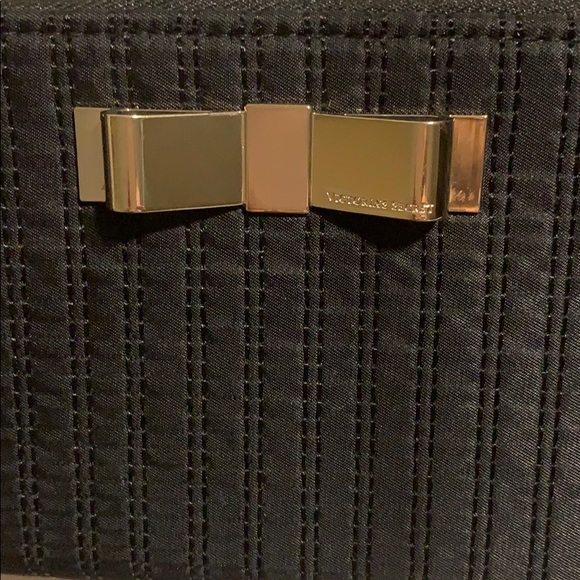 Victoria Secret wallet with chain - Picture 2 of 12